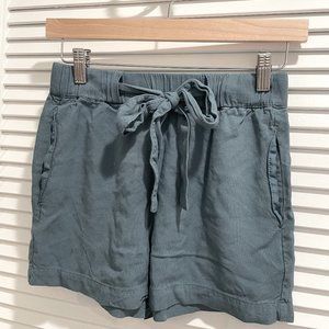 Pull & Bear Bermuda Shorts
